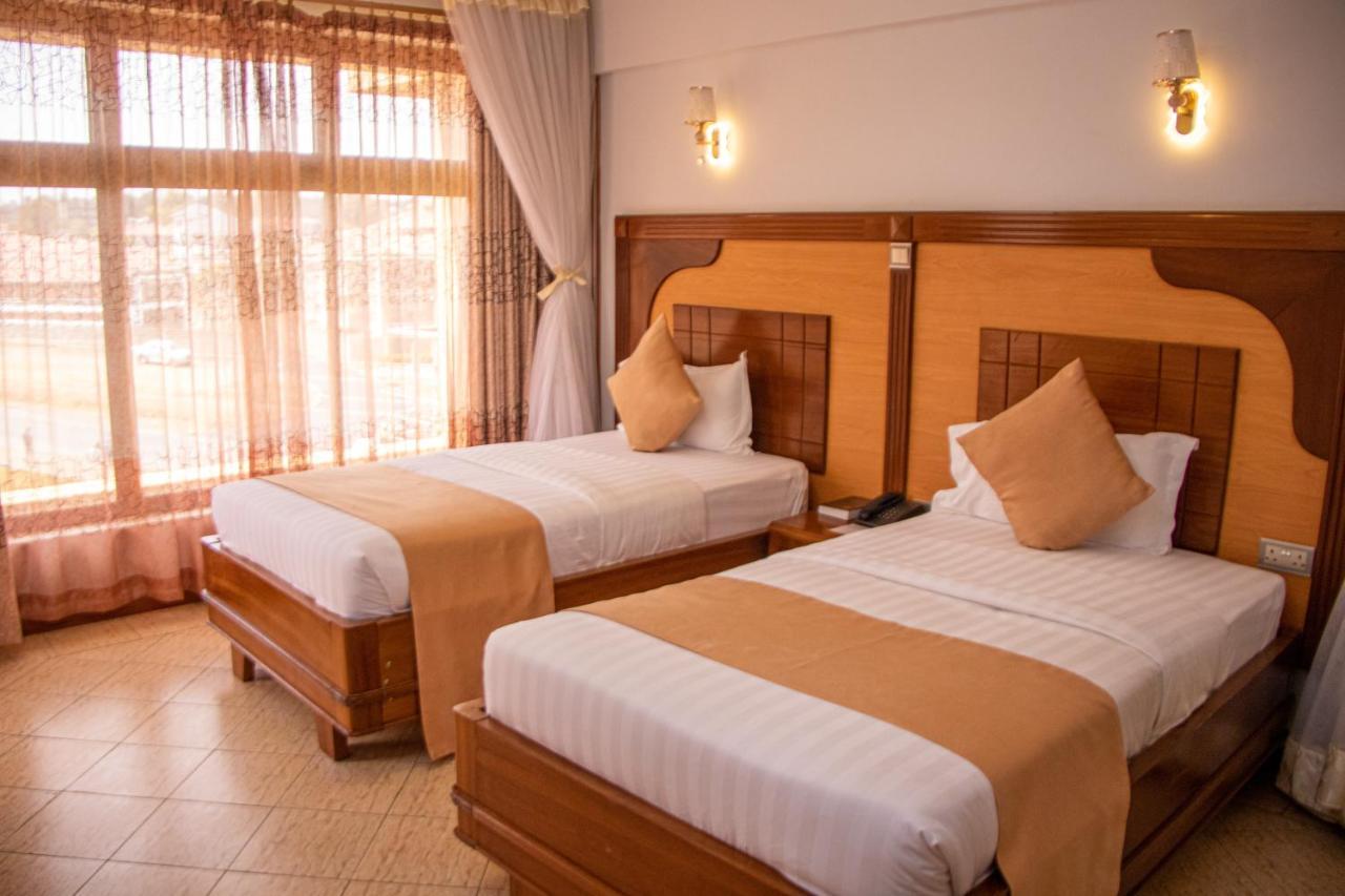 Grand Winston Hotel Накуру Екстер'єр фото