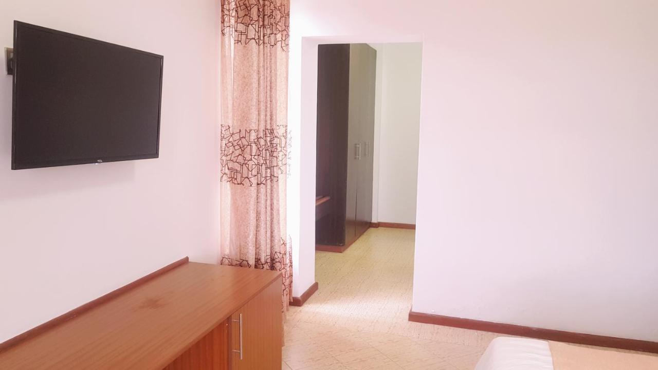 Grand Winston Hotel Накуру Екстер'єр фото
